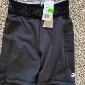 WM , NWT Adidas Size Xs